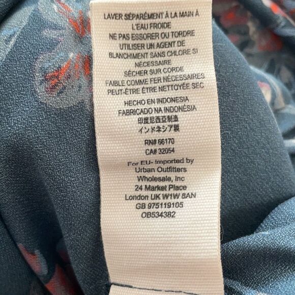 Free People Pebble Crepe So Fine Smocked Raw Hem Tunic Top. Size Small. - Picture 14 of 14